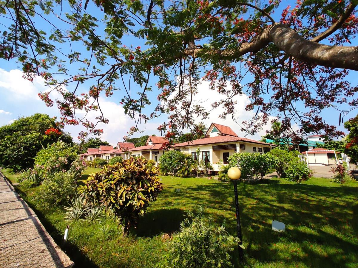Attran Hotel Mawlamyine Dış mekan fotoğraf