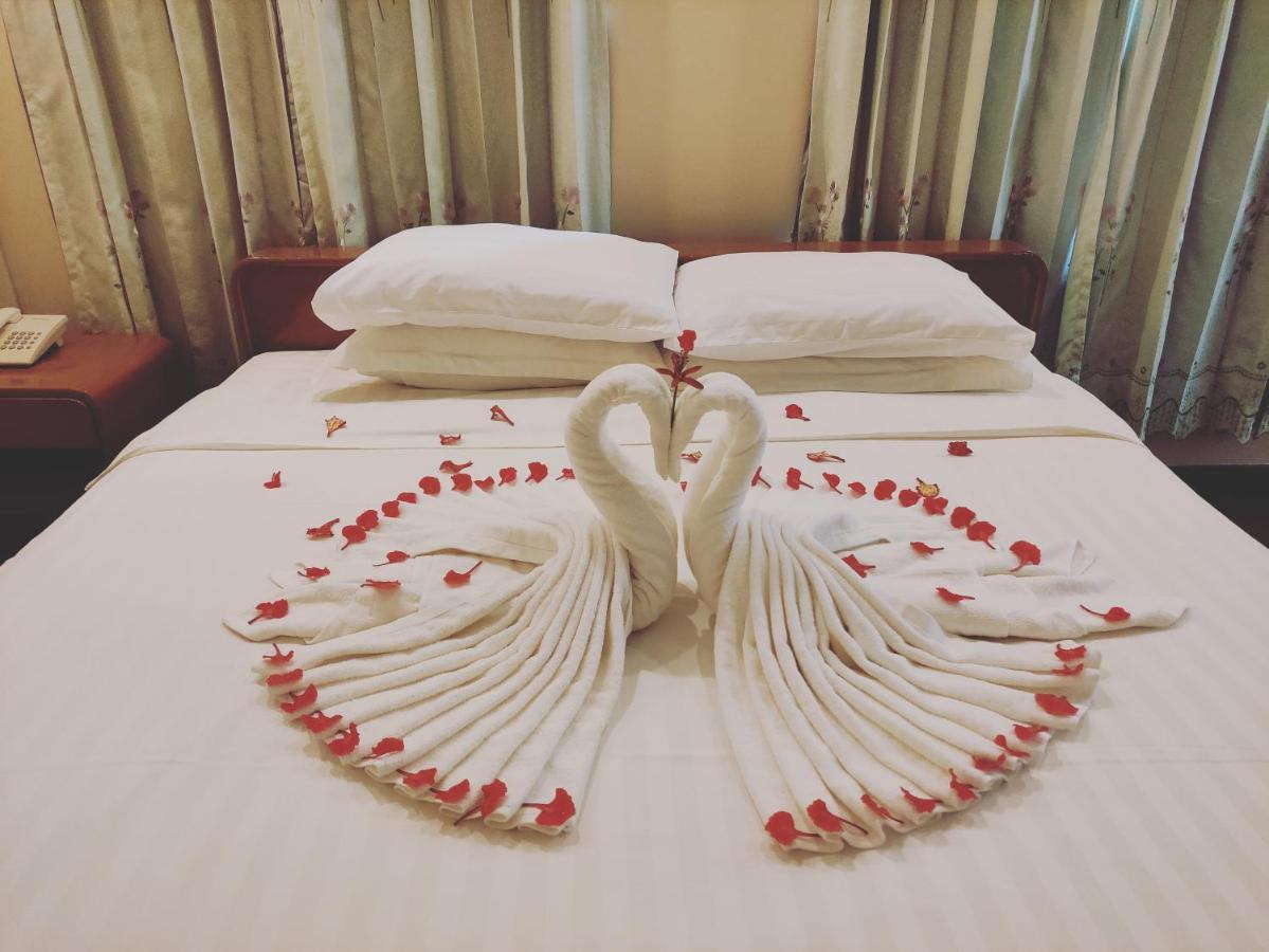 Attran Hotel Mawlamyine Dış mekan fotoğraf