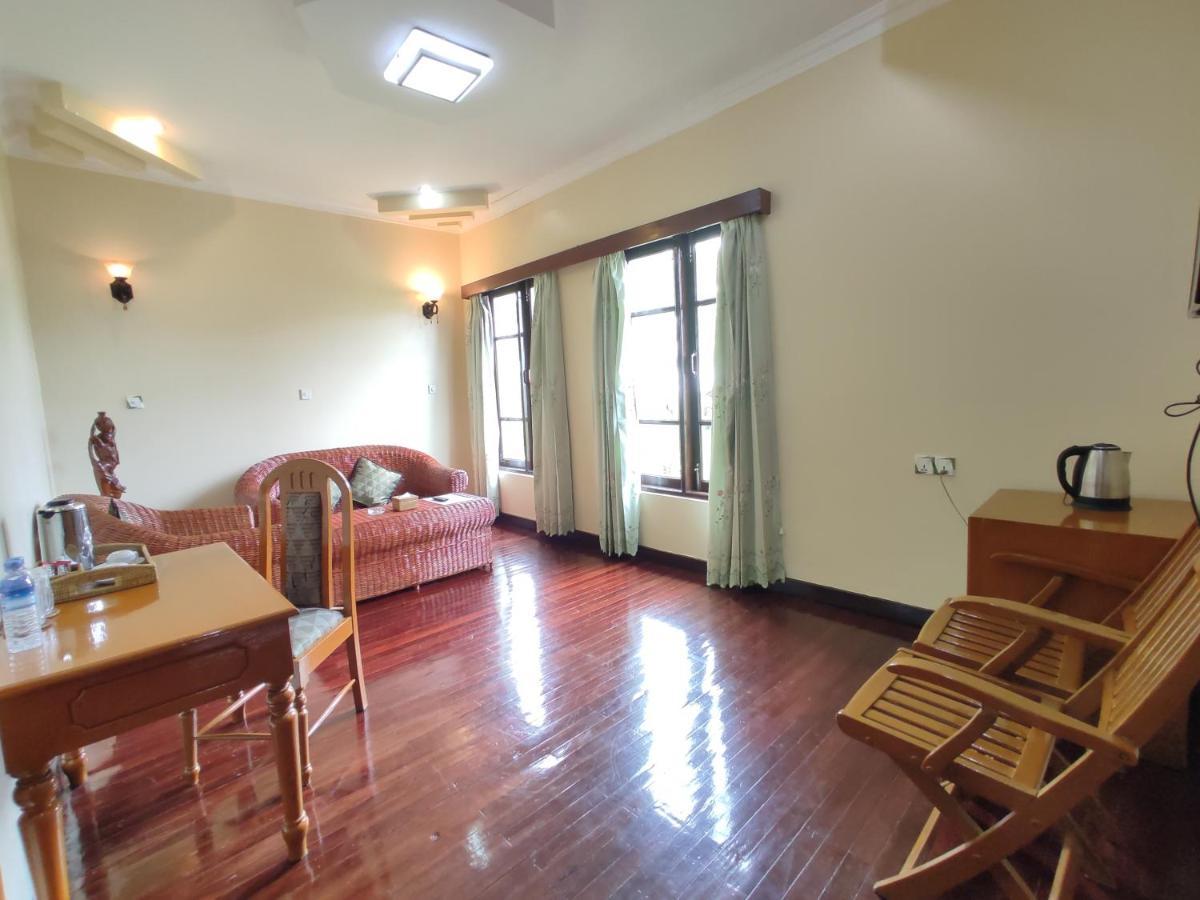 Attran Hotel Mawlamyine Dış mekan fotoğraf
